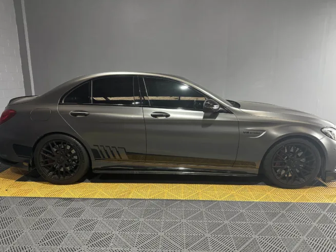 A V8 Mercedes-Benz C63s got 35% window film on front doors.