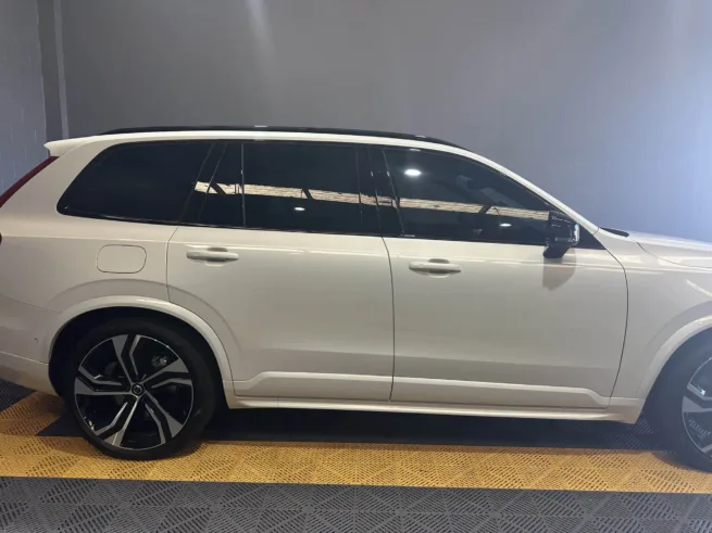 Volvo XC90 finished with premium window film. 35% on front two doors and 20% on rear section.