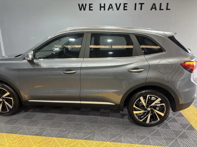 Premium 3M automotive window tint on SUV